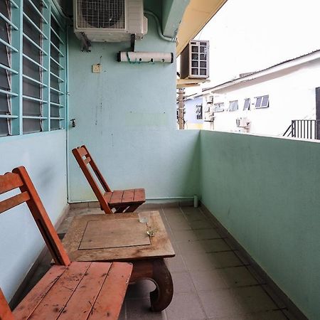 Oyo Home 90229, 3 Little Birds Homestay 4Bhk Malacca Kültér fotó