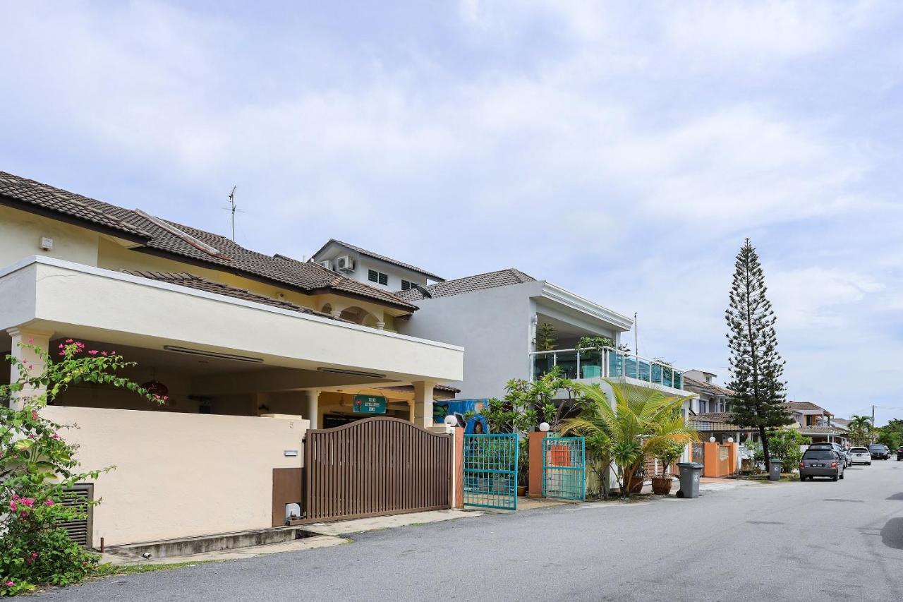 Oyo Home 90229, 3 Little Birds Homestay 4Bhk Malacca Kültér fotó