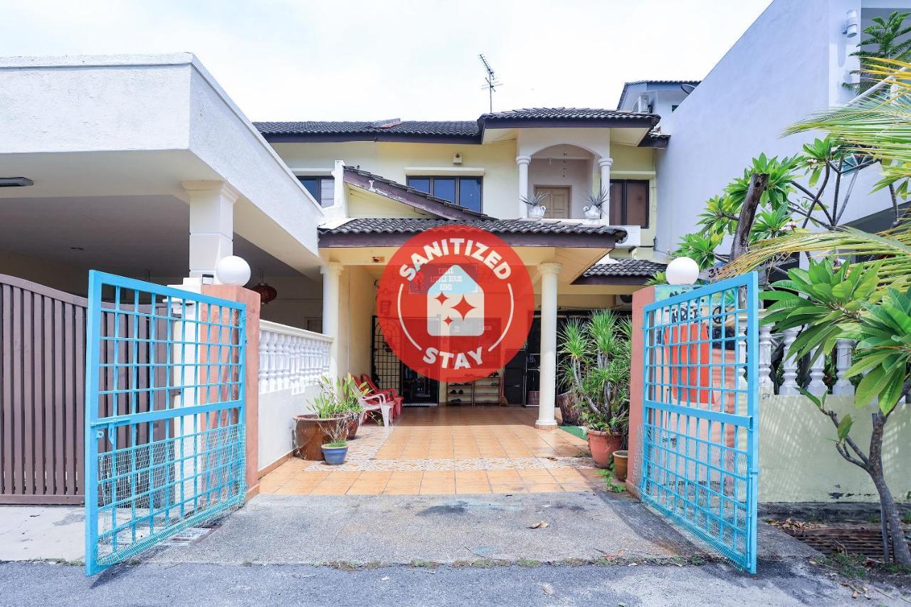 Oyo Home 90229, 3 Little Birds Homestay 4Bhk Malacca Kültér fotó