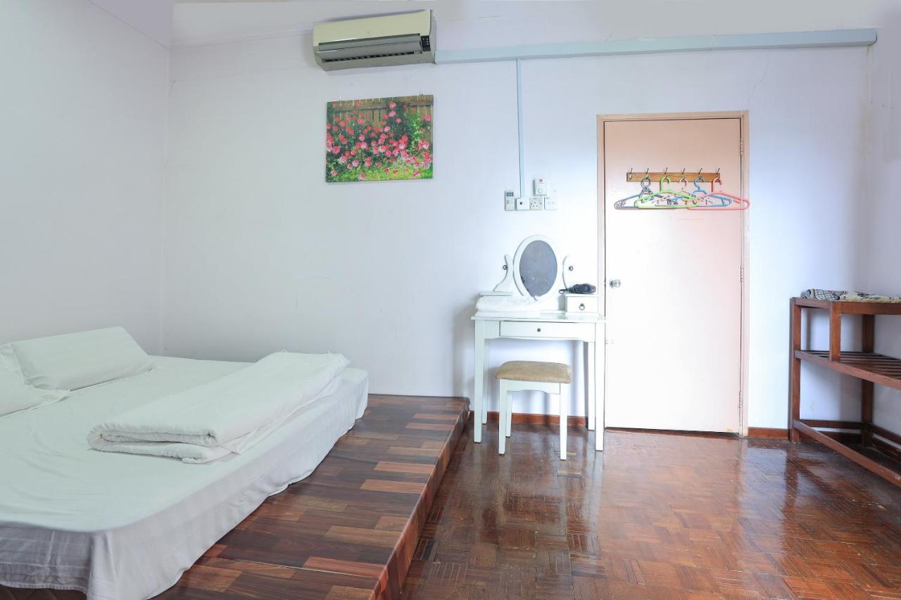 Oyo Home 90229, 3 Little Birds Homestay 4Bhk Malacca Kültér fotó