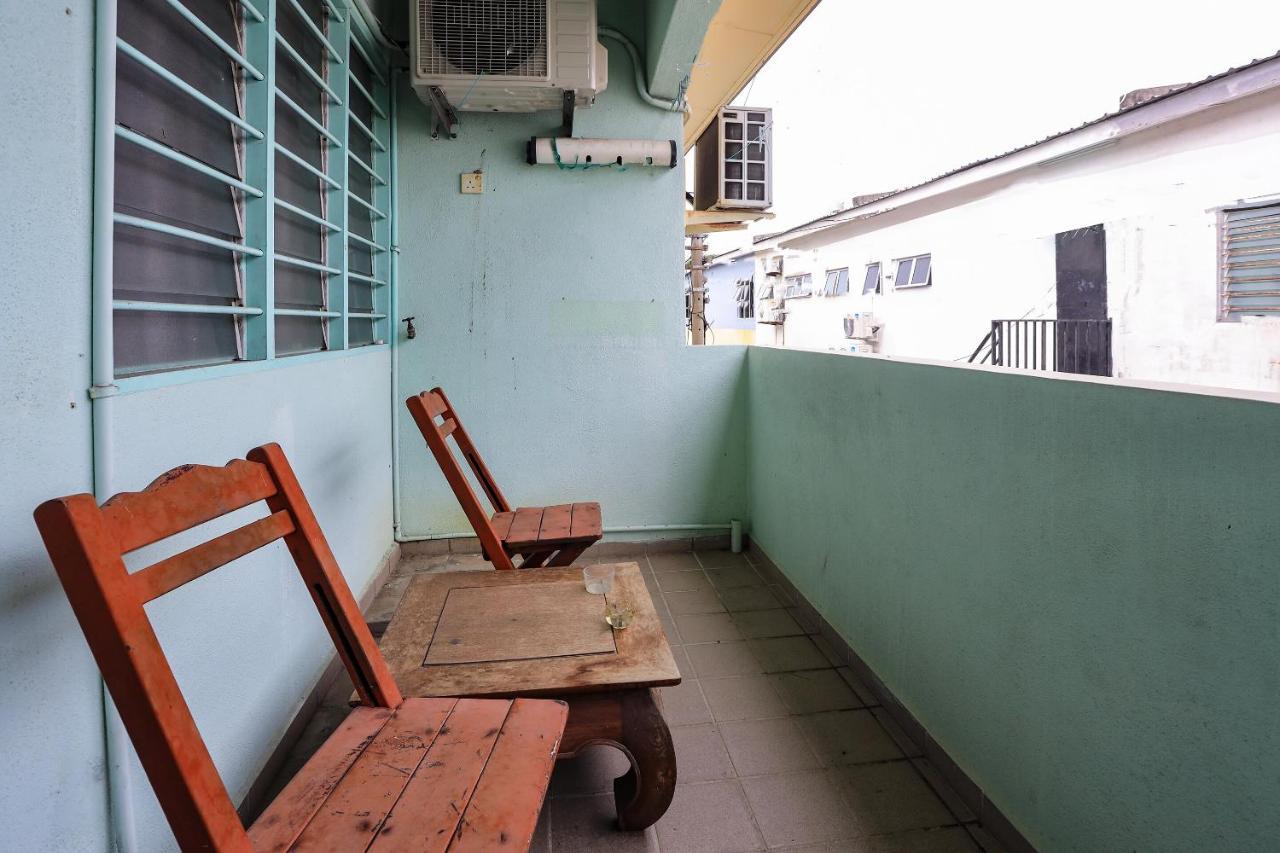 Oyo Home 90229, 3 Little Birds Homestay 4Bhk Malacca Kültér fotó