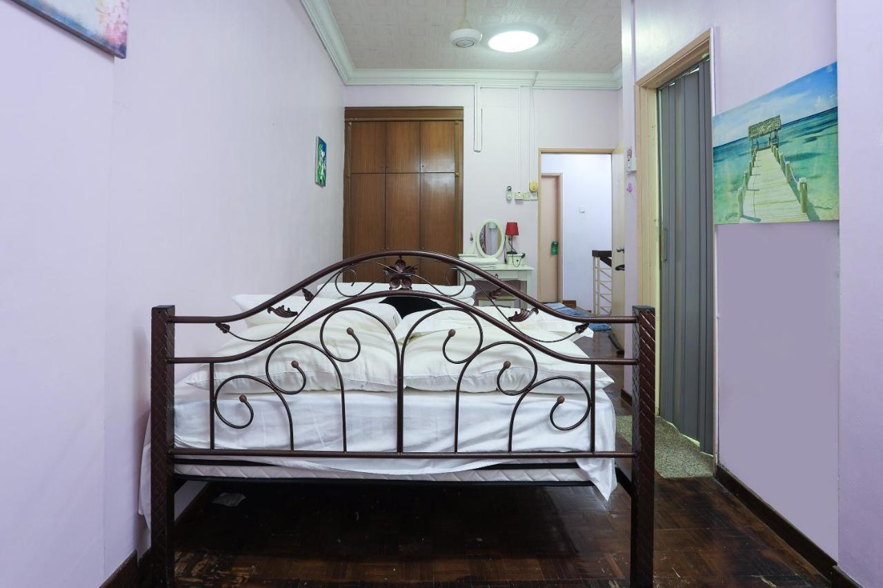 Oyo Home 90229, 3 Little Birds Homestay 4Bhk Malacca Kültér fotó