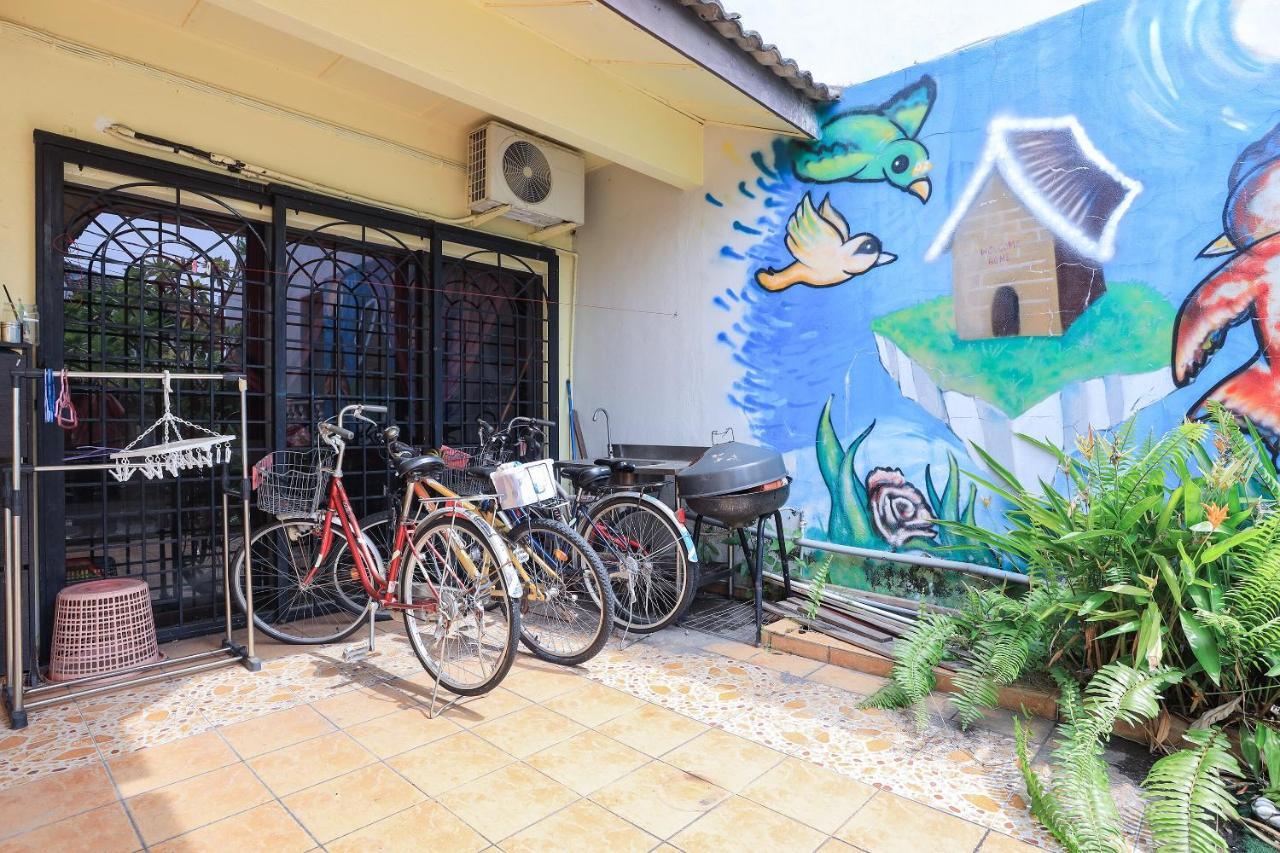Oyo Home 90229, 3 Little Birds Homestay 4Bhk Malacca Kültér fotó
