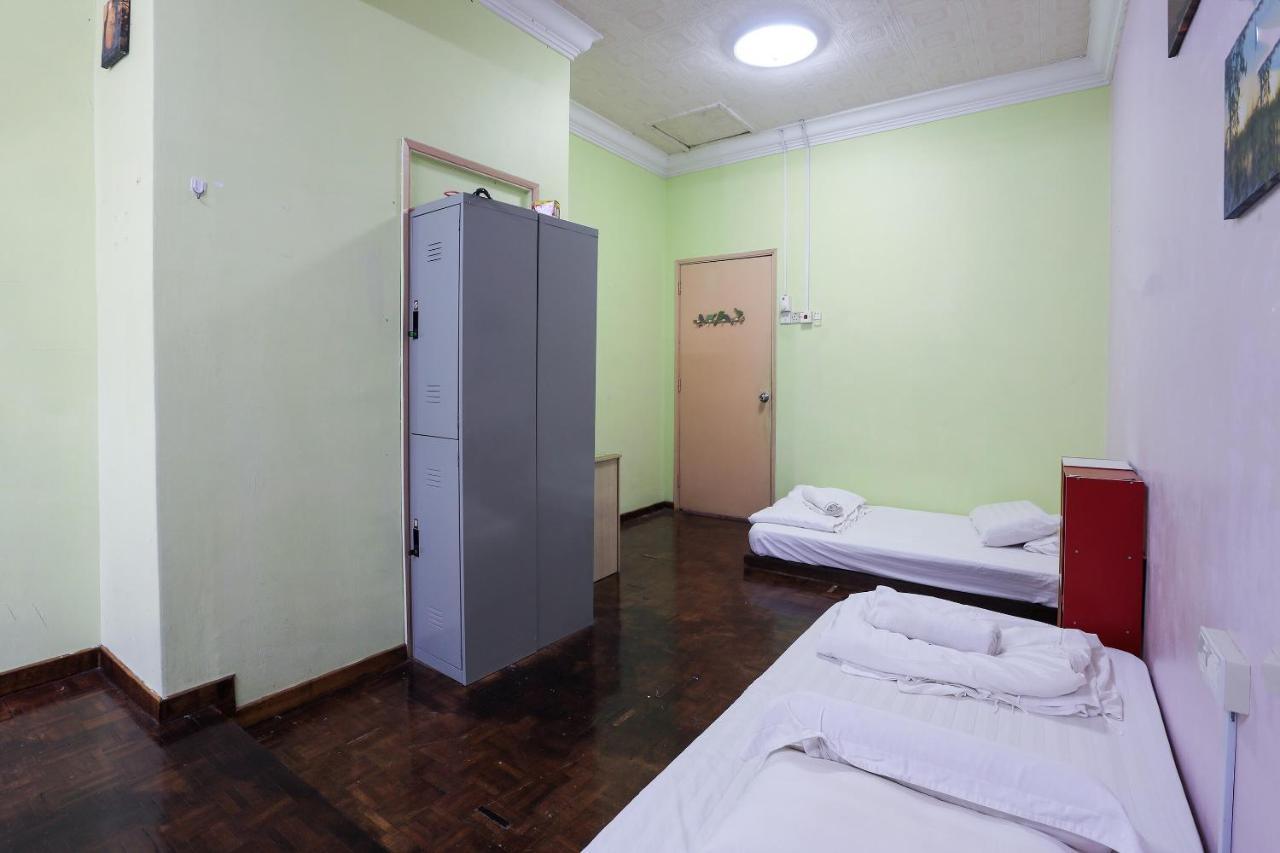 Oyo Home 90229, 3 Little Birds Homestay 4Bhk Malacca Kültér fotó