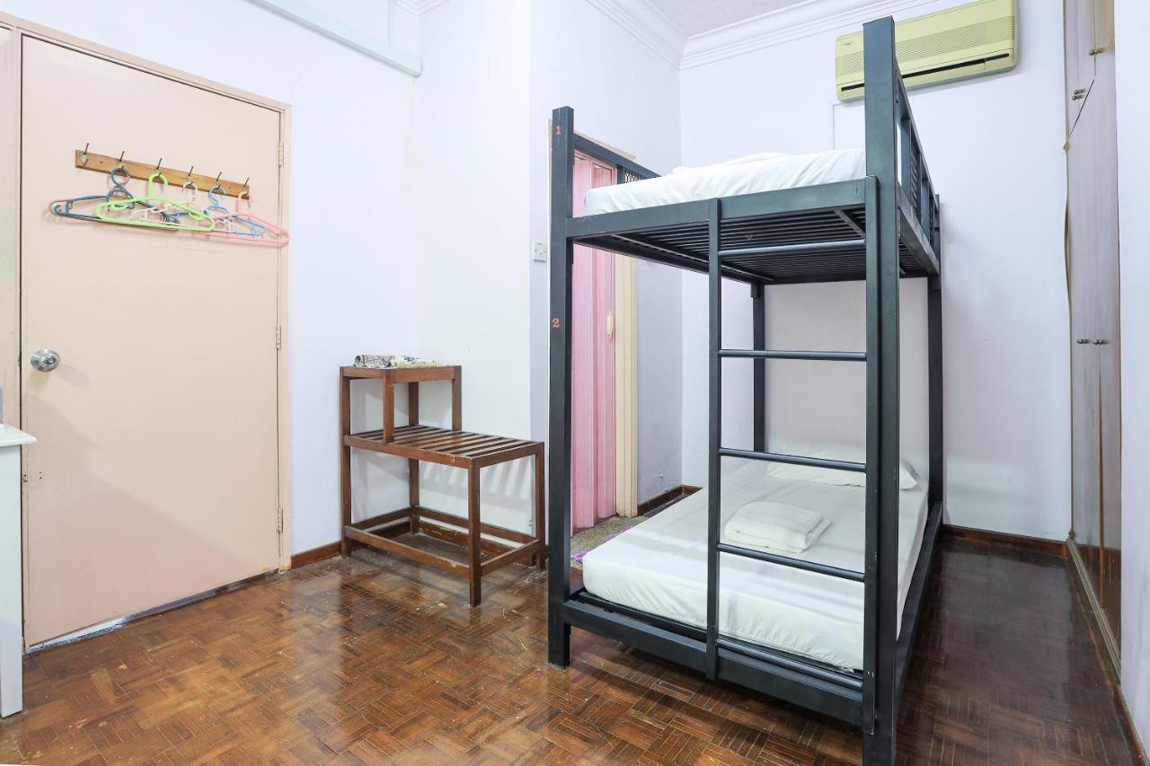 Oyo Home 90229, 3 Little Birds Homestay 4Bhk Malacca Kültér fotó