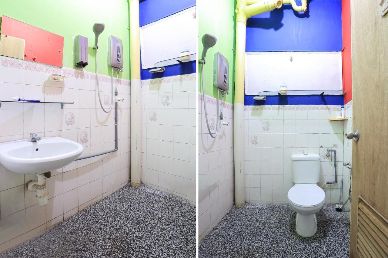 Oyo Home 90229, 3 Little Birds Homestay 4Bhk Malacca Kültér fotó