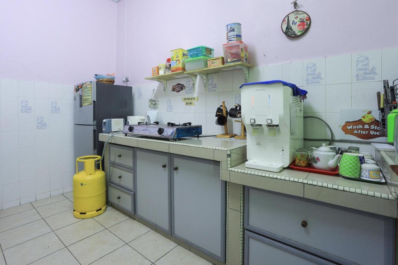 Oyo Home 90229, 3 Little Birds Homestay 4Bhk Malacca Kültér fotó