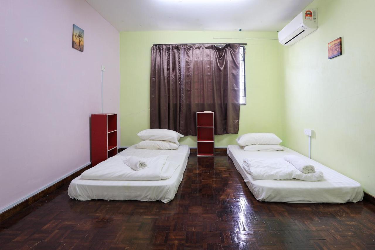 Oyo Home 90229, 3 Little Birds Homestay 4Bhk Malacca Kültér fotó