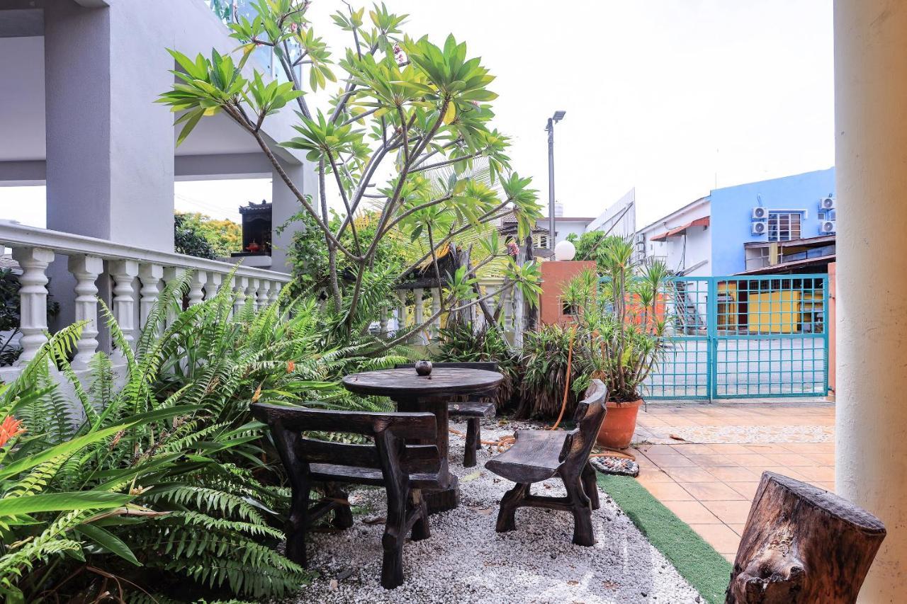 Oyo Home 90229, 3 Little Birds Homestay 4Bhk Malacca Kültér fotó