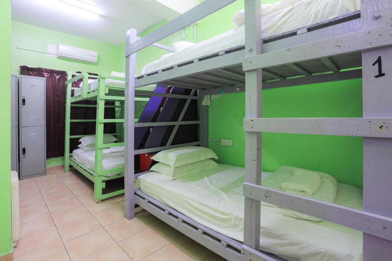Oyo Home 90229, 3 Little Birds Homestay 4Bhk Malacca Kültér fotó