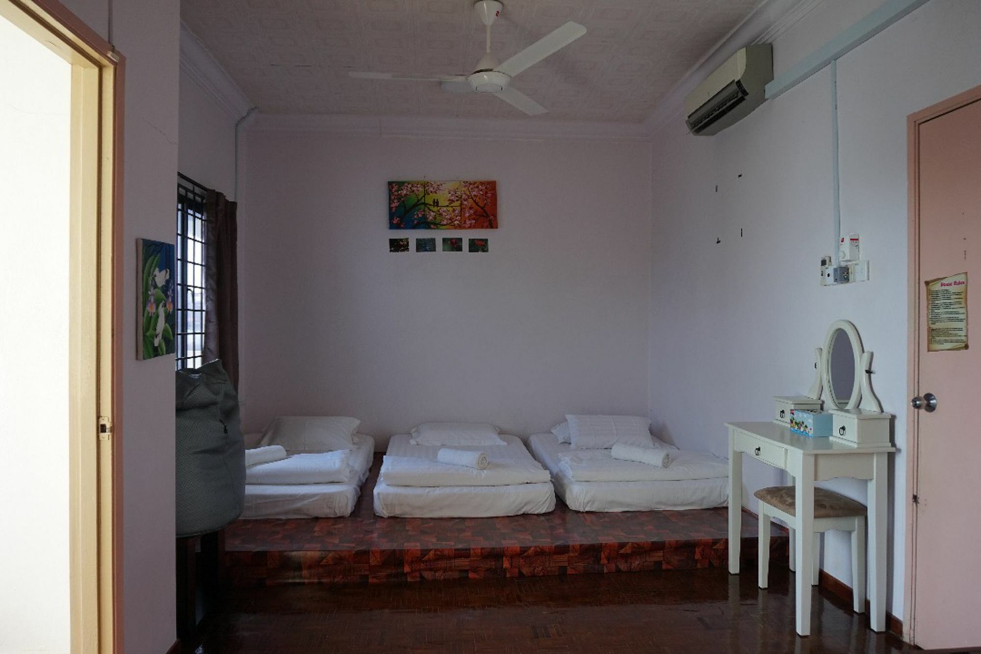 Oyo Home 90229, 3 Little Birds Homestay 4Bhk Malacca Kültér fotó