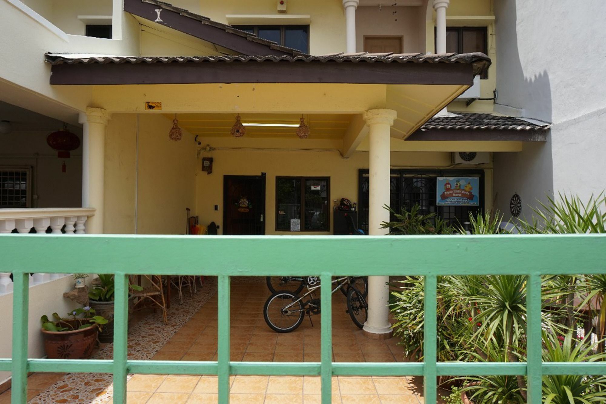 Oyo Home 90229, 3 Little Birds Homestay 4Bhk Malacca Kültér fotó